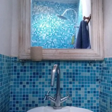 Дом отдыха Le Du Rocher -